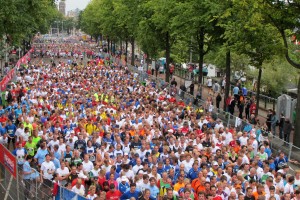 Amsterdam: Dam Tot Damloop 10-mile run / Photo: {link url="www.blazetravelguides.org"} Taylor Chase{/link}
