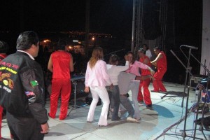 Grupo Super T stage action