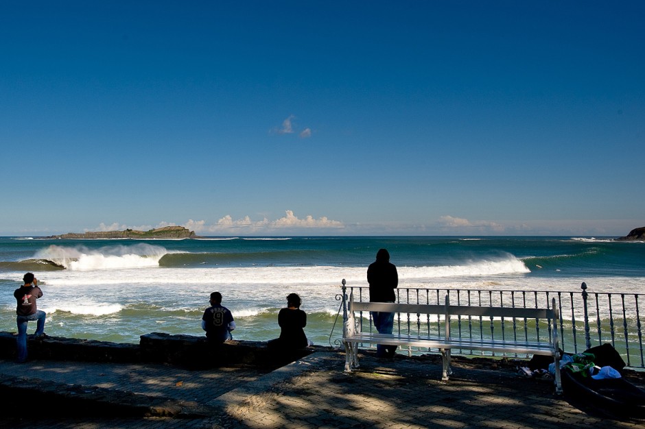 EUROPE 2009Mundaka Spain Lineups & Surfing(surfers Unknown)