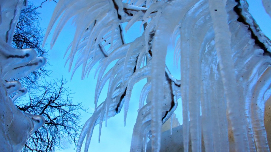 Jaws Of Ice