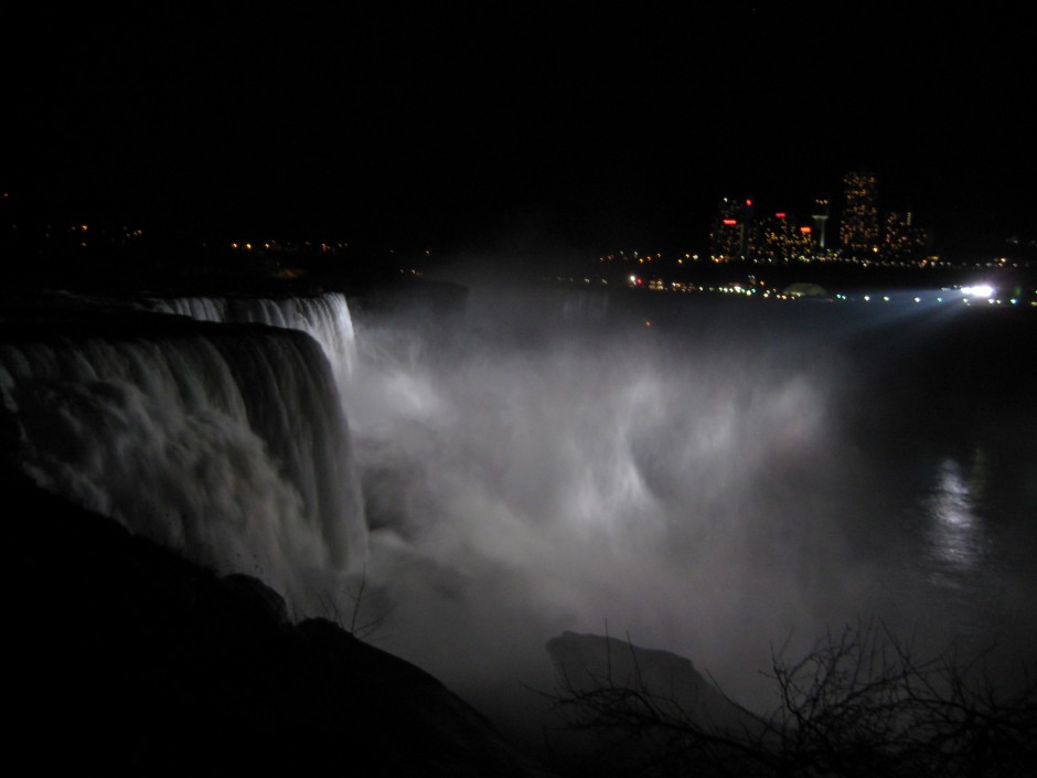 IMG_Niagara Falls Light Show