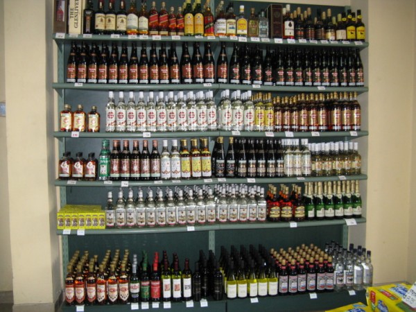 Cuba store full of alcohol_0.JPG