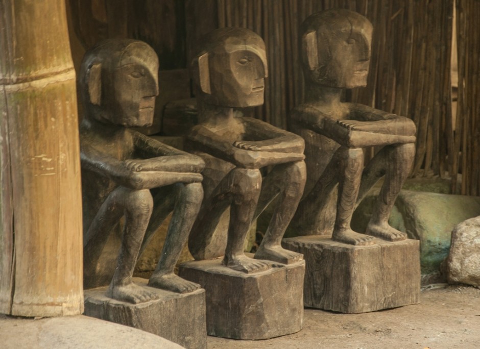 Different statues in Tam-awan Village