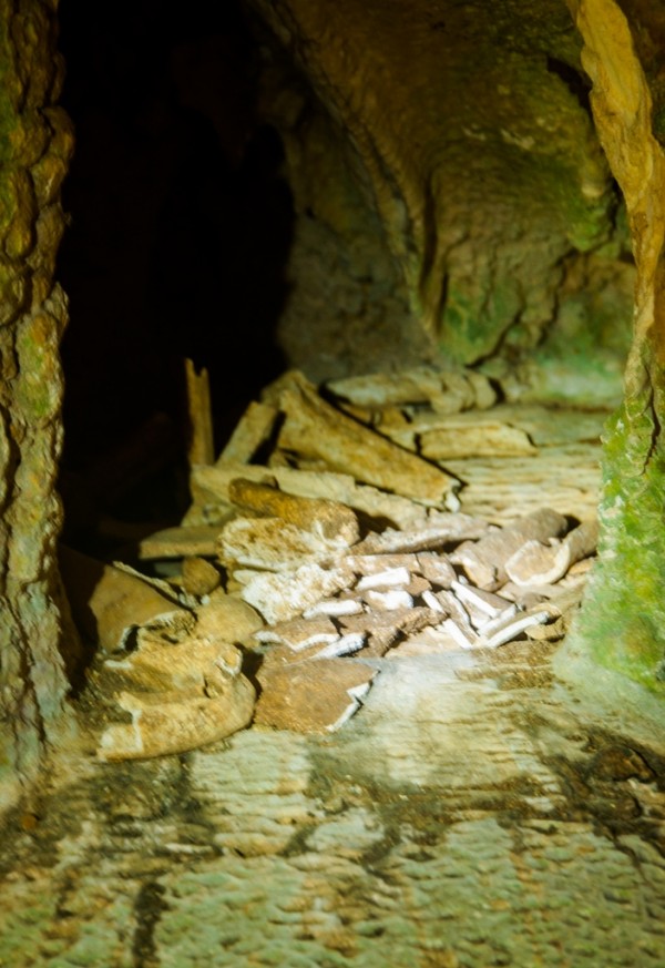 Evidence of ancient human remains and broken jars found in Bakwitan Cave, Isla de Gigantes. (Photo: AL DESTACAMENTO)