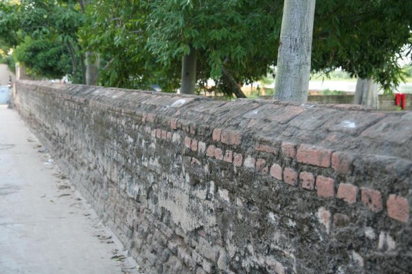 the river wall in Mompos