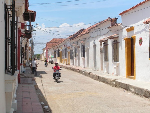 The Calle del Medio, business as usual