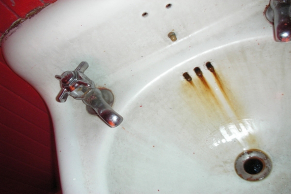 Dirty sink