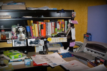 mesy desk