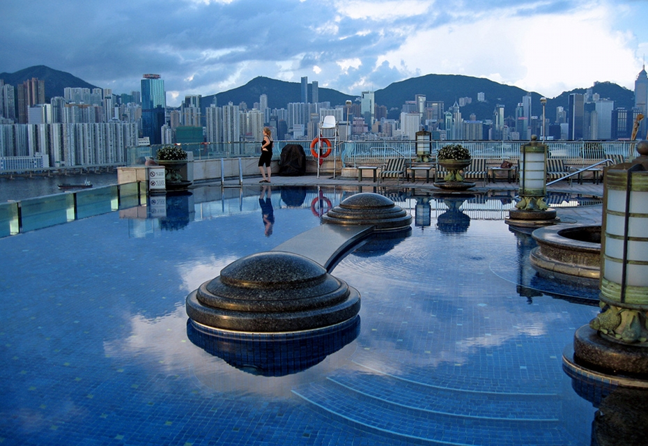 20101008 poolharbourplaza Cele mai frumoase piscine pe acoperis