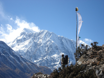 trekking in nepal photo