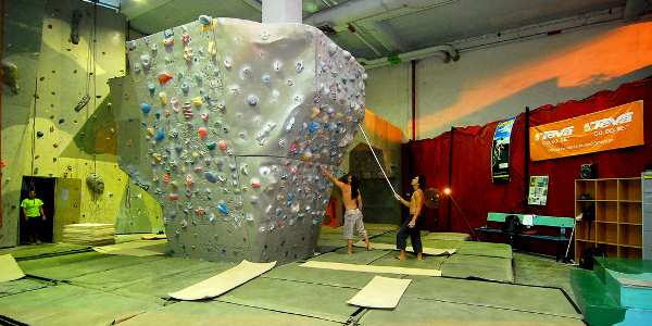 bouldering wall photo