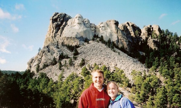 Couple in front of Mt. Rushmore