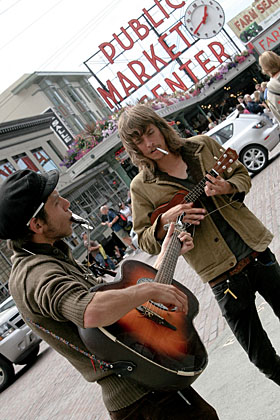 Buskers in front of the market