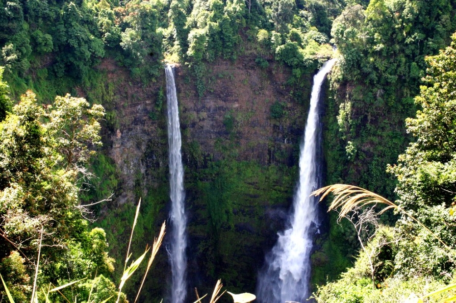Tad Fan twin waterfalls, Laos