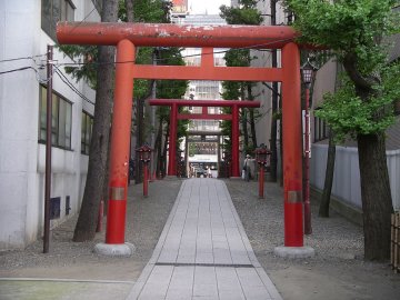 Modern temple gate in Tokyo