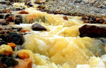 Creek in Cajon del Maipo