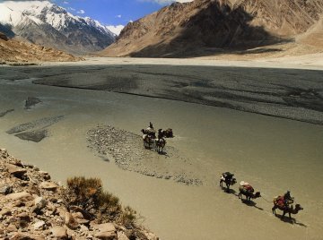 K2 trekking back