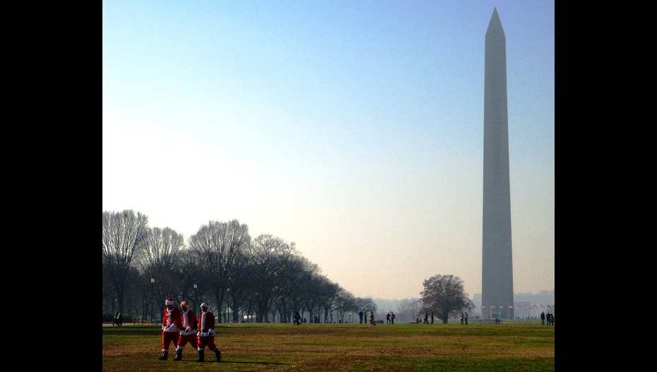 Santas as well as a Washington Monument