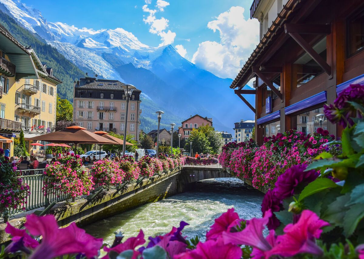 Arve-river-and-Mont-Blanc-in-Chamonix-France-1200x853.jpg