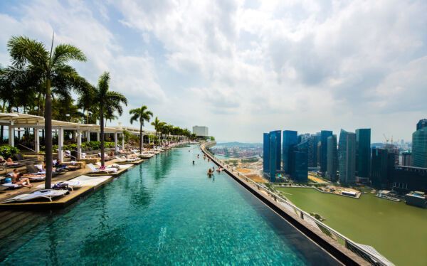 Swimming Above Skyline in Singapore [PICs]