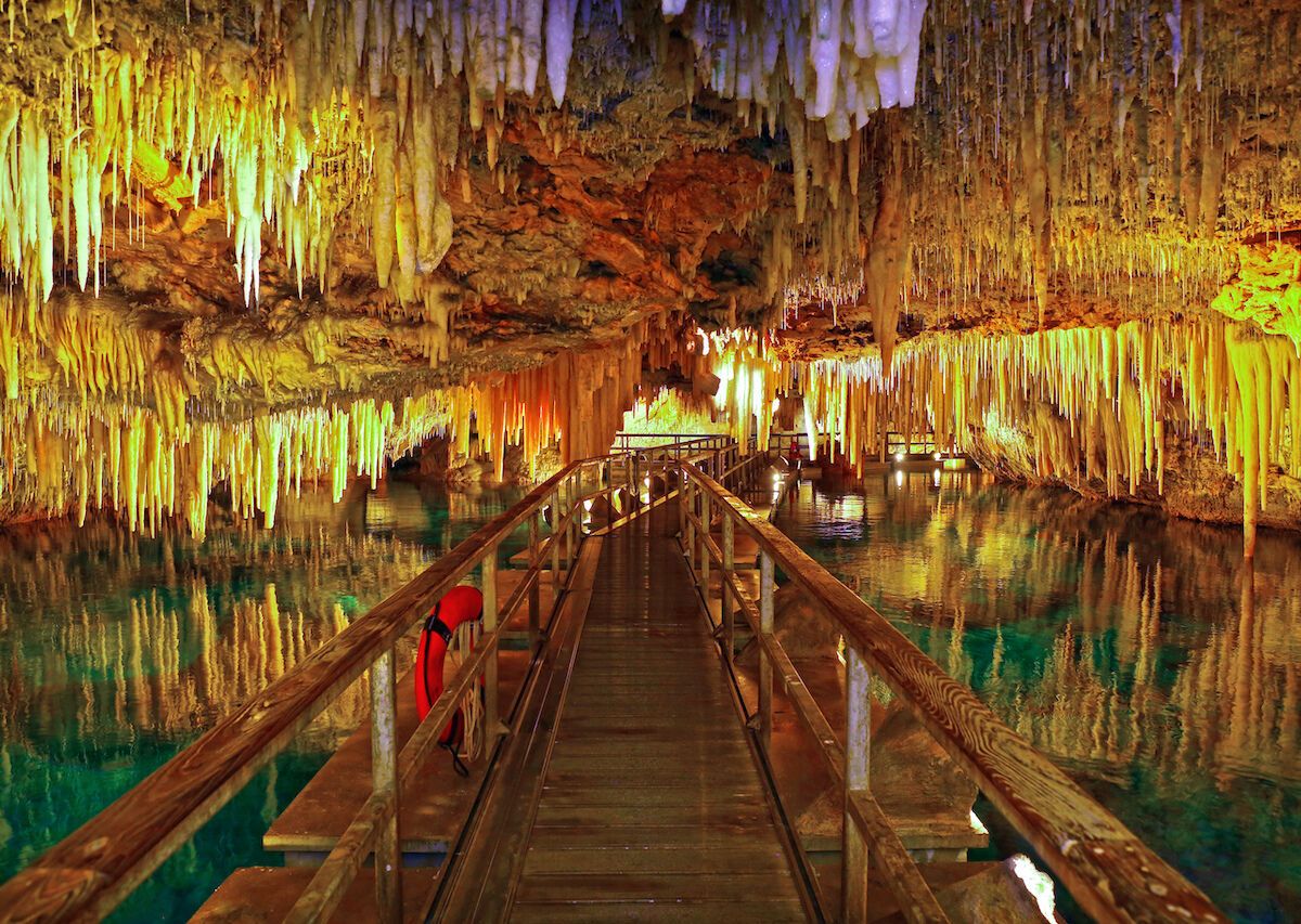 crystal cave tours in bermuda