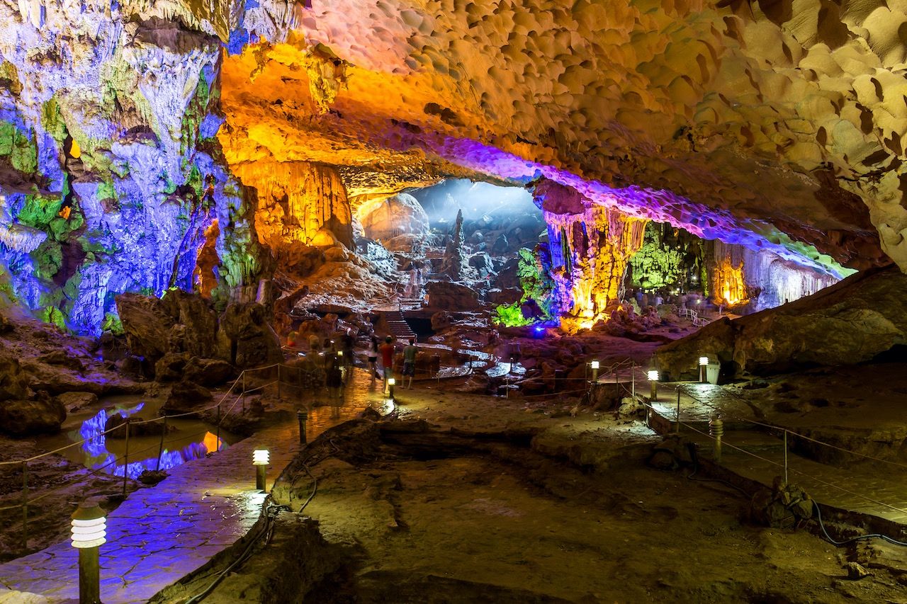 suprise cave vietnam 