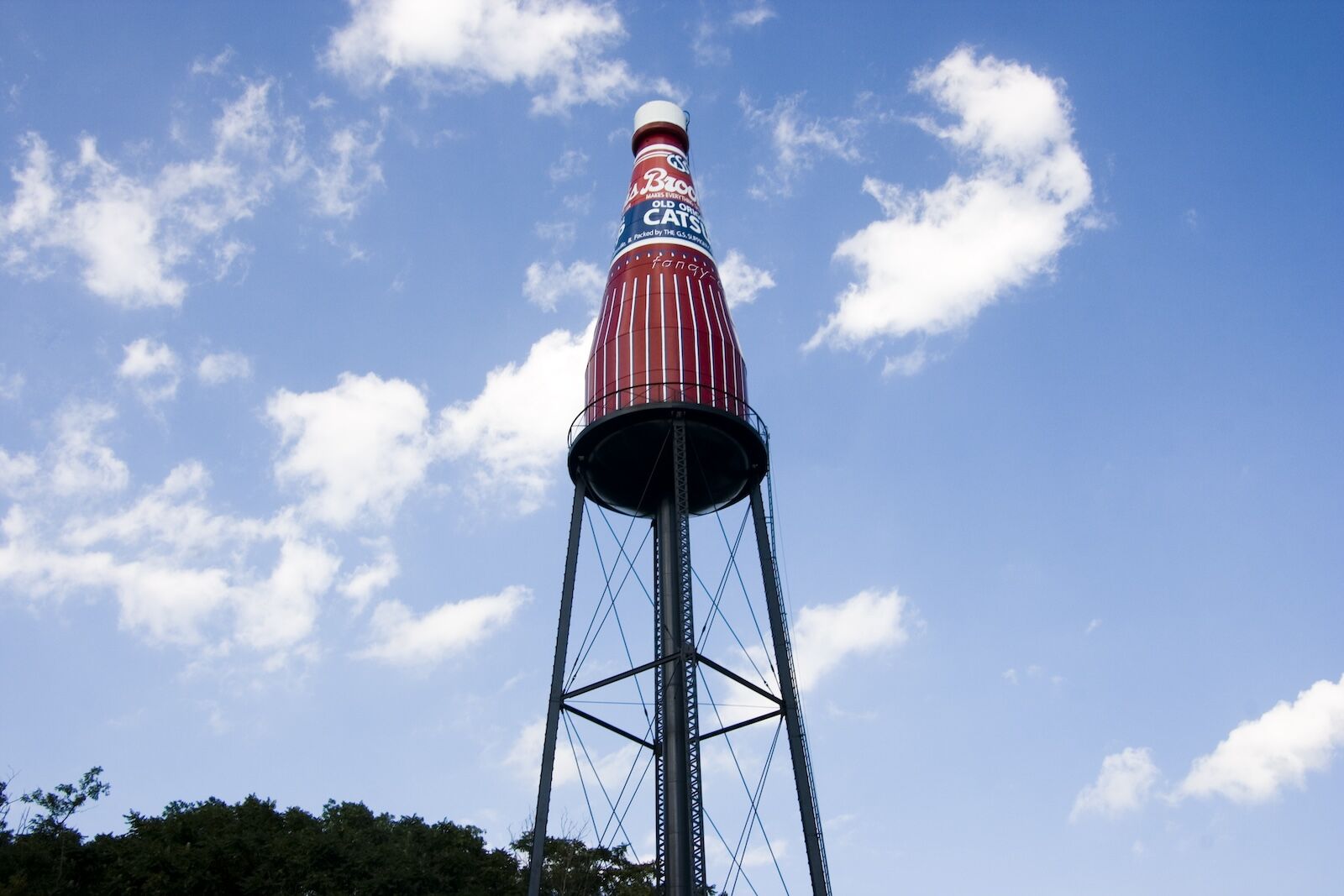 route 66 roadside attractions - giant ketchup bottle