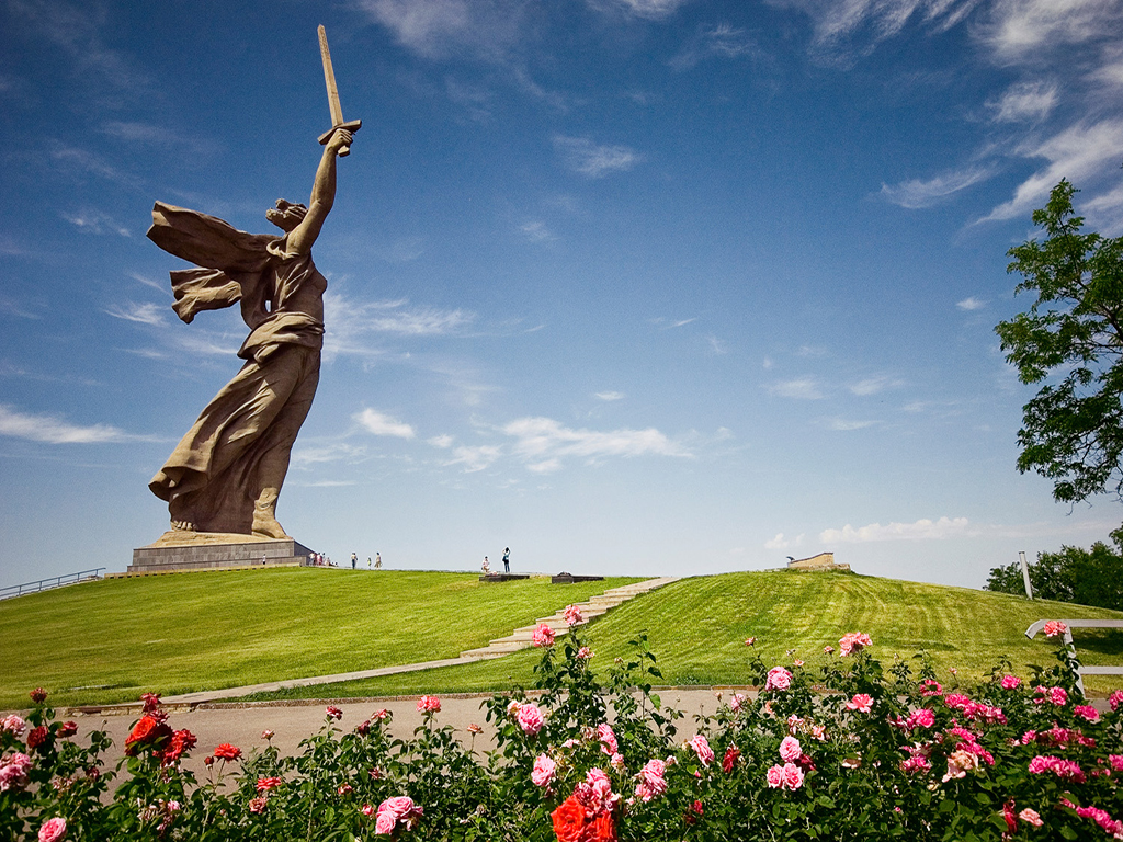 33 Colossal Monuments And Statues Around The World