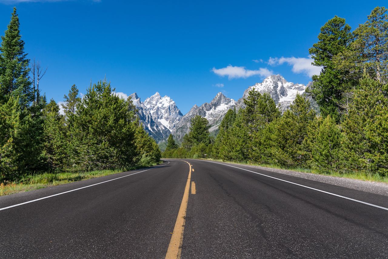 5 epic road trip itineraries through Wyoming