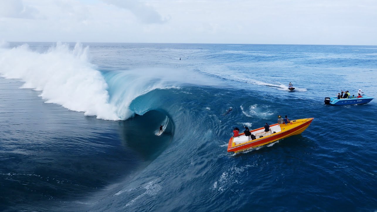 Drone Footage of Teahupoo Shows the Beauty & Dangers of Surf