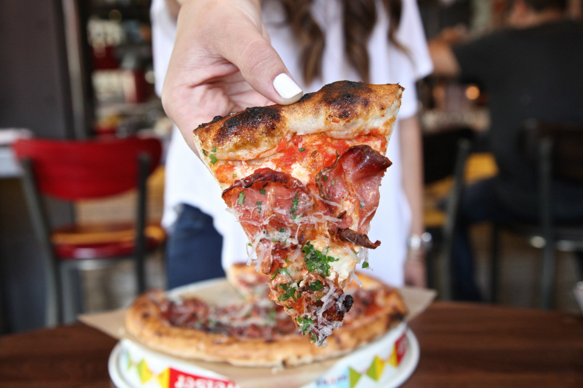 32 Delicious Foods to Try in Chicago