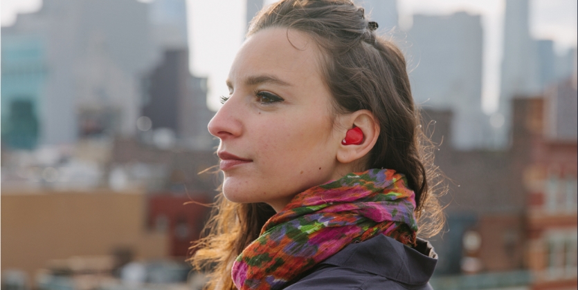 This Translation Earpiece Allows You to Have a Conversation With ...