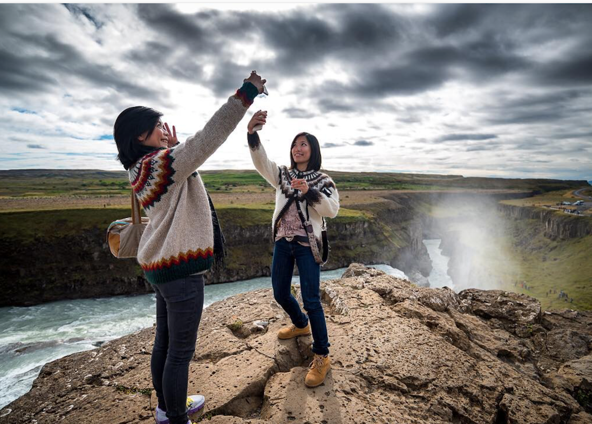10-instagram-accounts-that-aren-t-all-selfies-you-should-follow-in-2017
