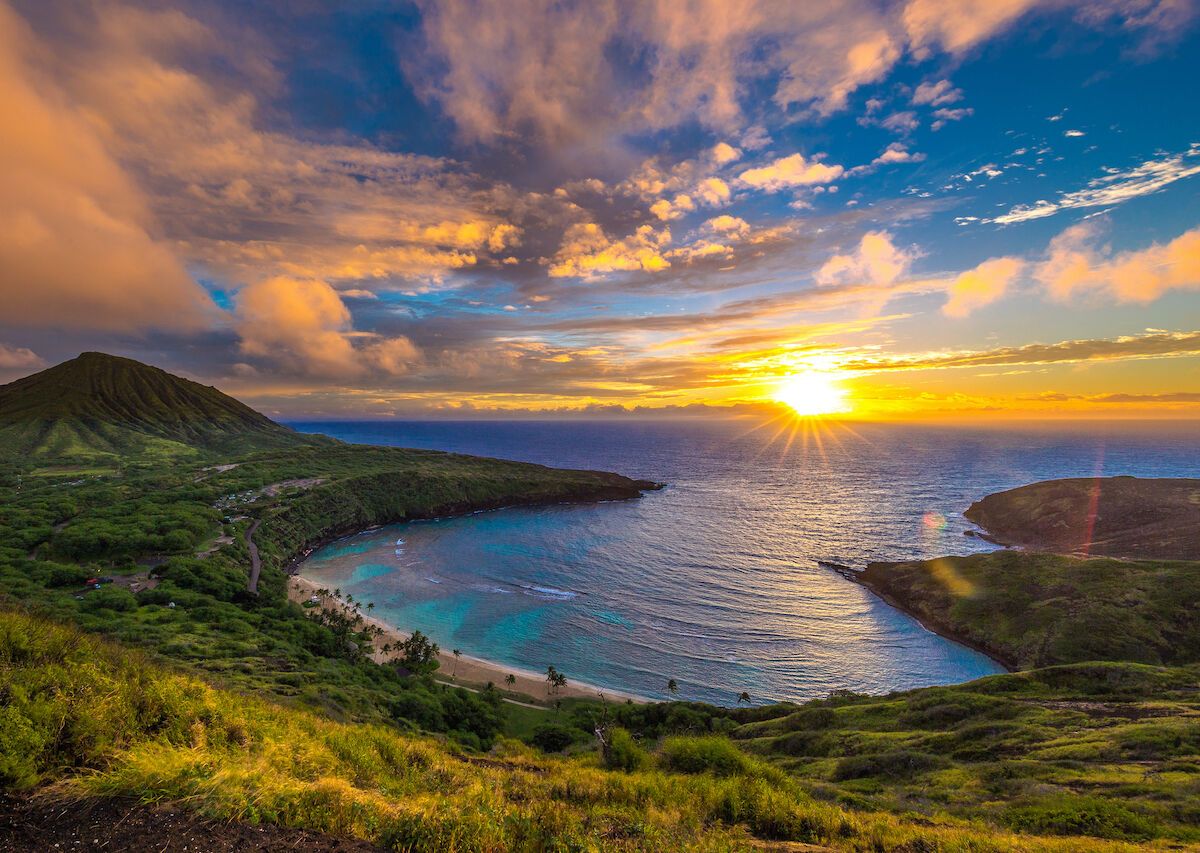 Sunrise In Hanauma Bay Oahu Hawaii 1200x853 