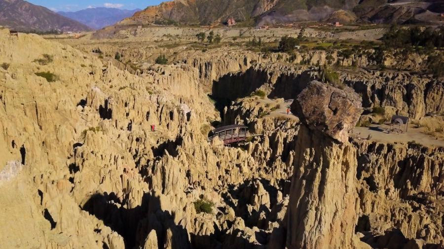 How To Visit Bolivia S Eerie Moon Valley Valle De La Luna