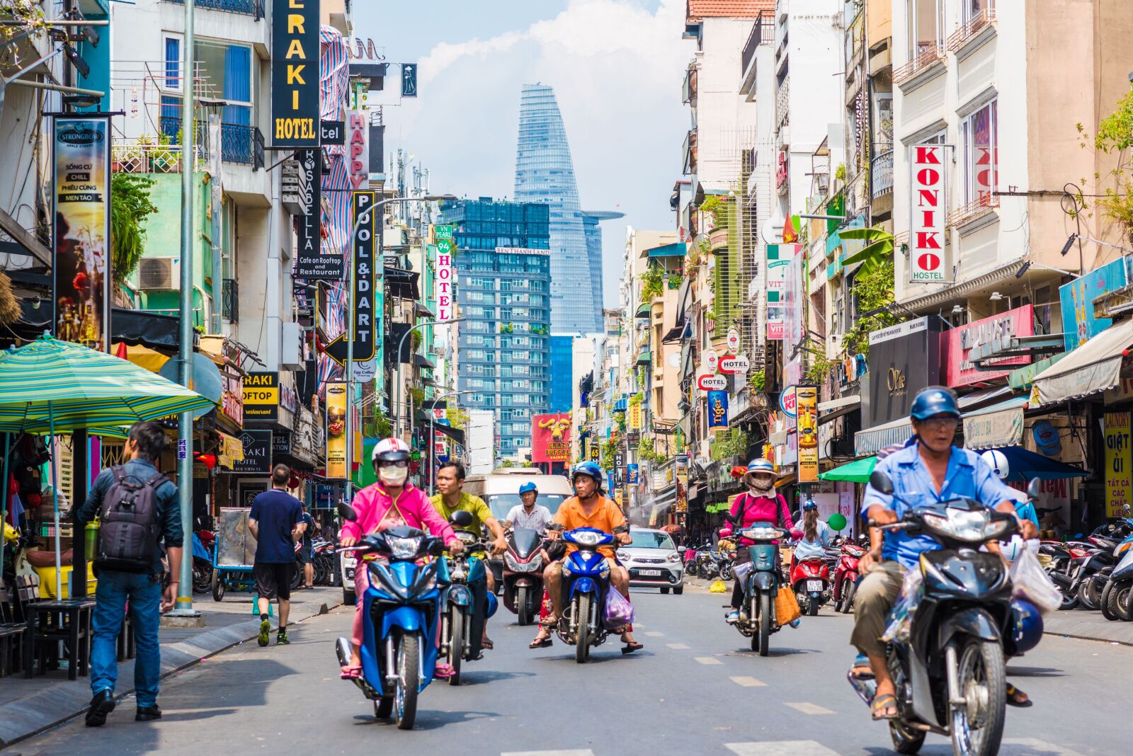 how to get a vietnam visa - saigon traffic