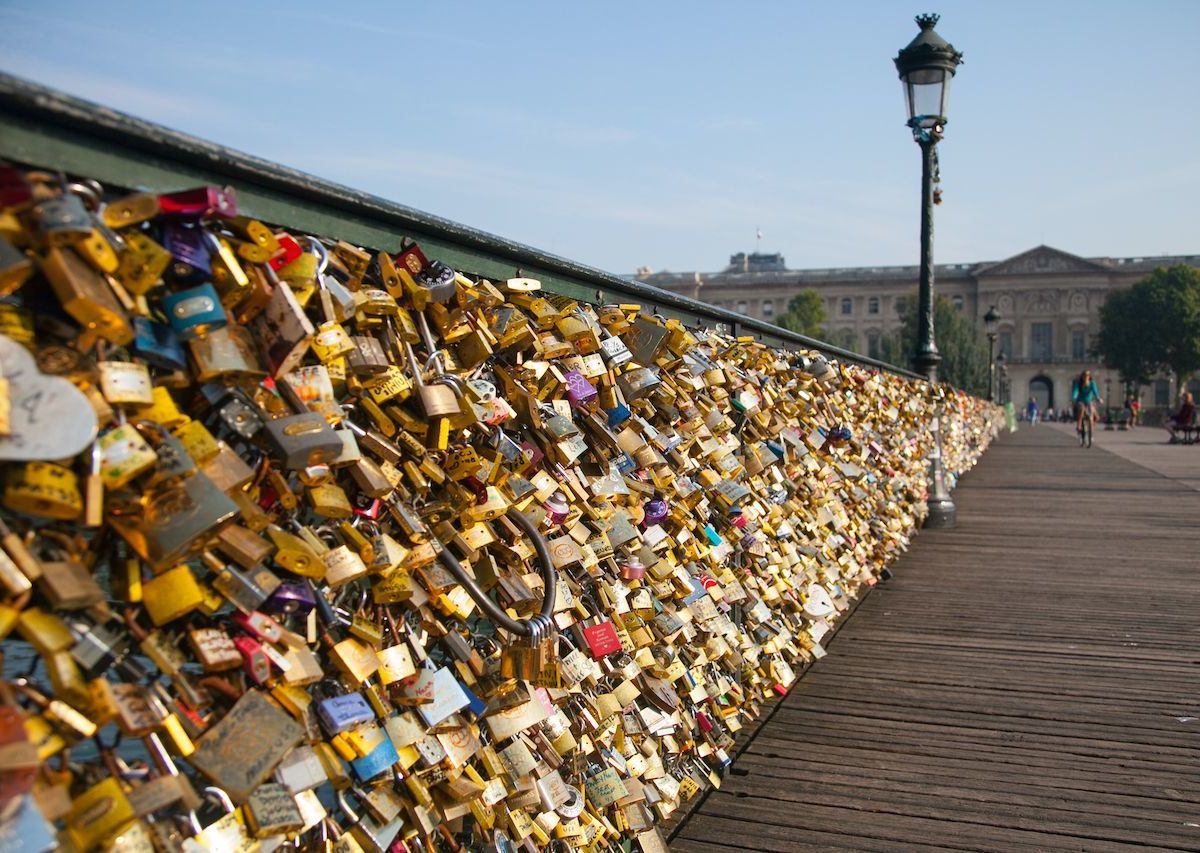 Paris Takes Down Love Locks, Jinxes Thousands of Relationships