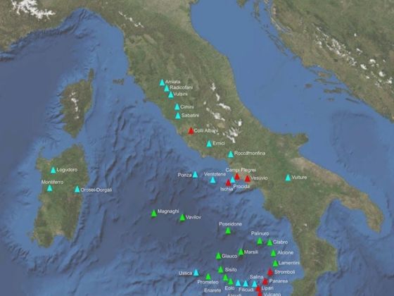 the-number-of-active-volcanoes-in-italy-is-totally-insane