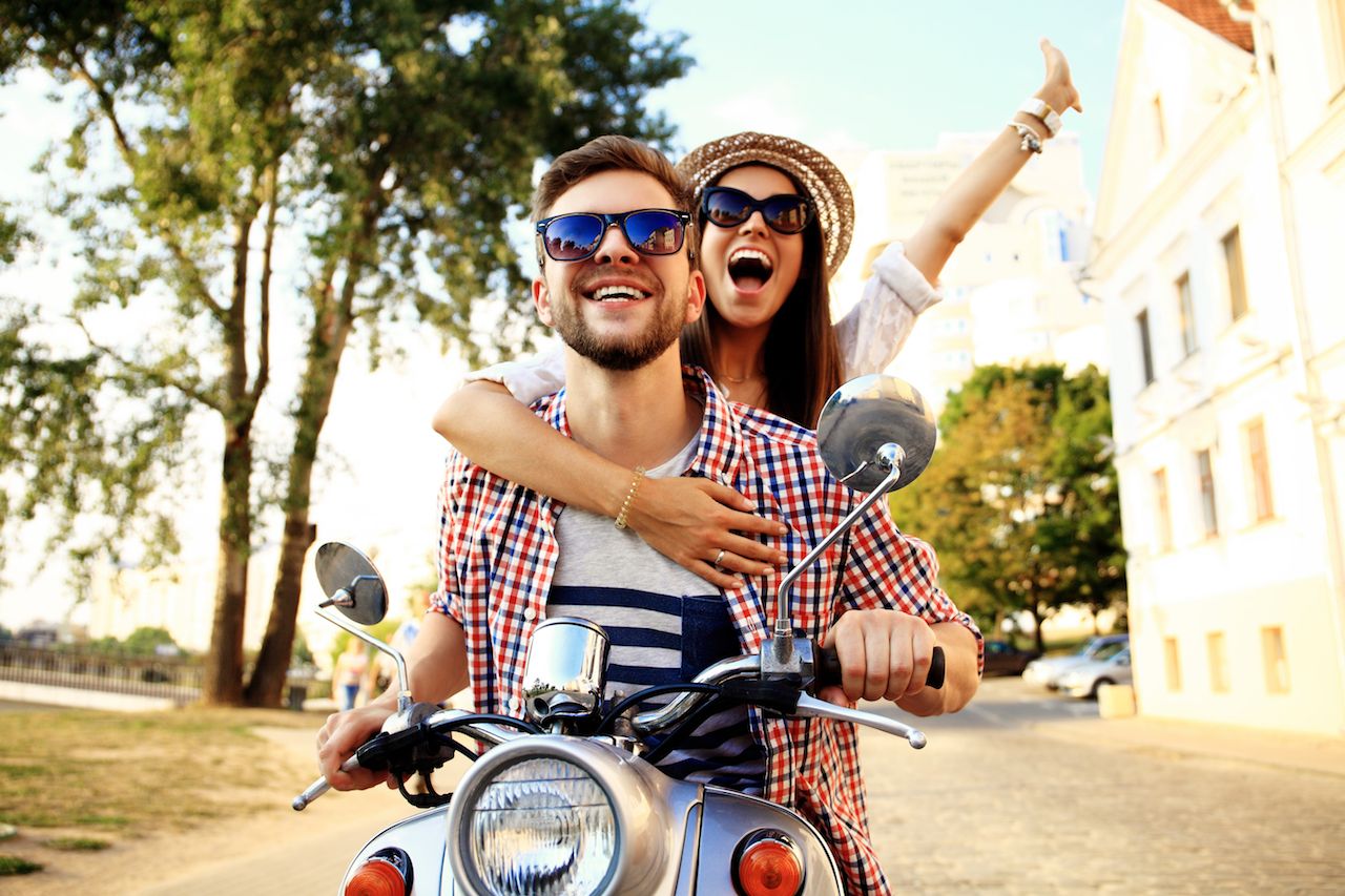 How to Maintain a Healthy Relationship While Traveling With a Partner