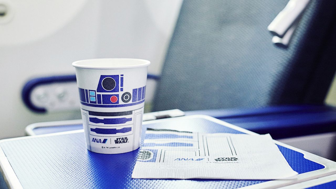 R2D2 cups and napkins coolest airplane interior