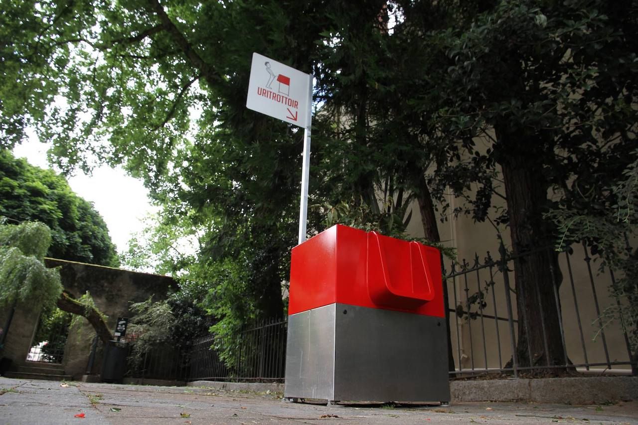 OpenAir Urinals on the Streets of Paris