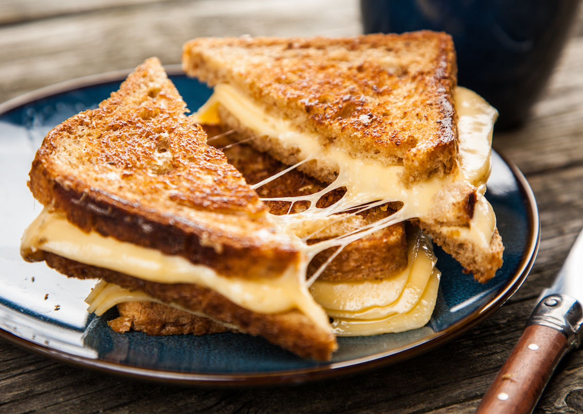 How to Cook a Gourmet(ish) Grilled Cheese in a Hostel Kitchen