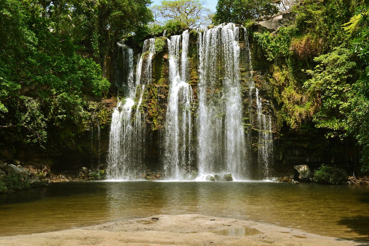waterfall Llanos de Cortés in costa rica