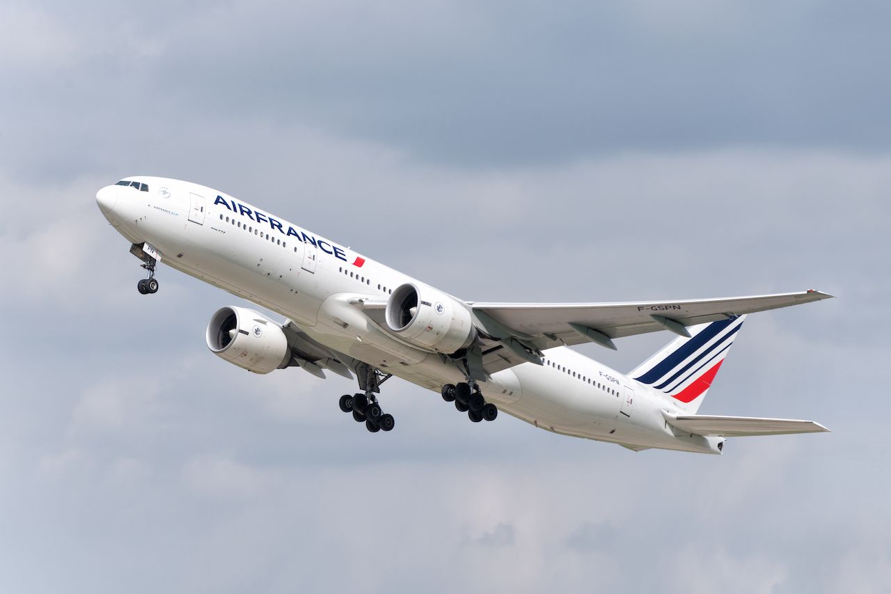 Air France Plane Strands 282 Passengers in Siberia for Three Days After ...