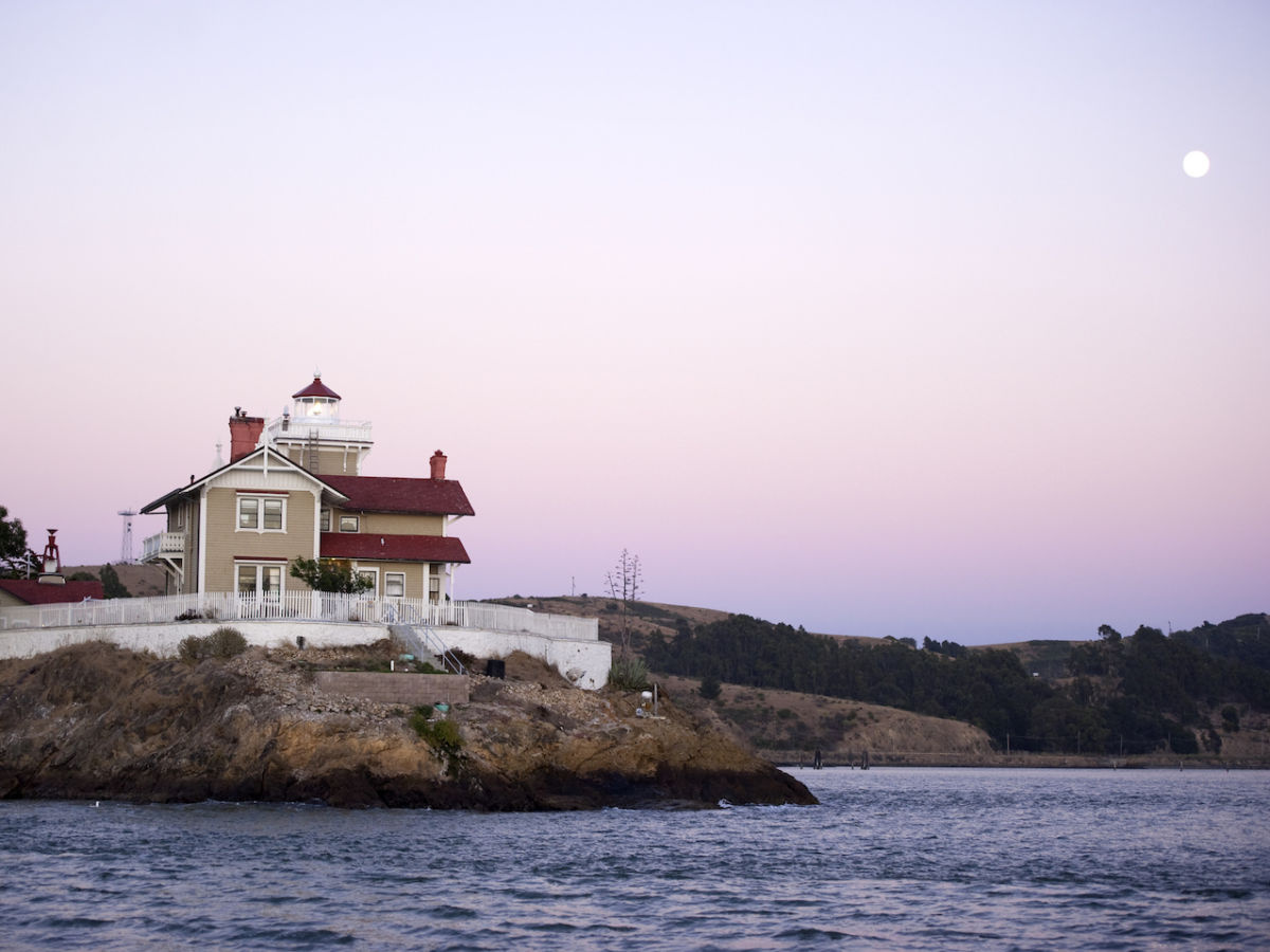 Run an Inn on an Island in San Francisco, and Get Paid $130,000