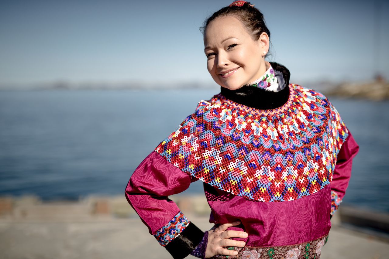 what-is-the-meaning-of-the-greenland-national-costume