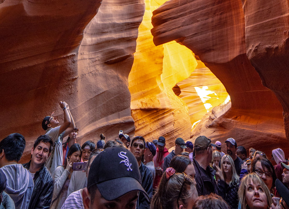 What It’s Like To Visit Antelope Canyon and Horseshoe Bend With Crowds