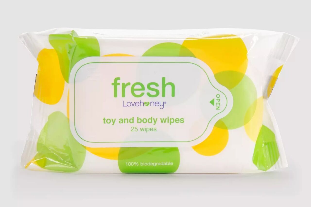 Sex toy wipes in fresh sent for traveling with sex toys 