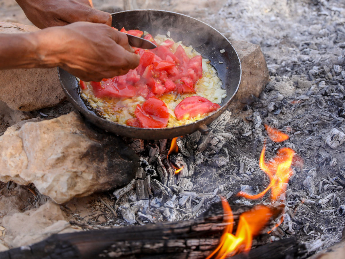 Camping meals without fire: How to cook camping food during fire