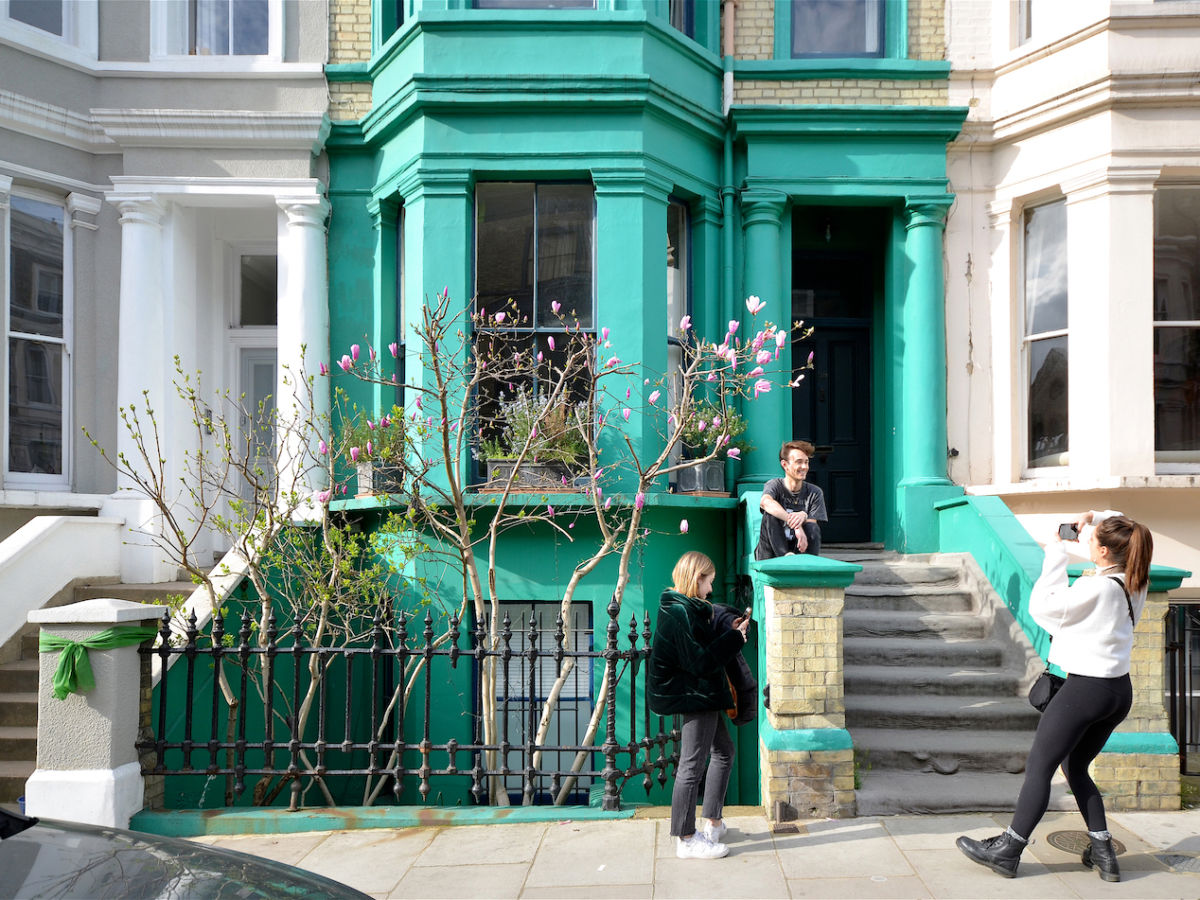 Notting Hill Residents Want People to Stop Taking Photos in Their